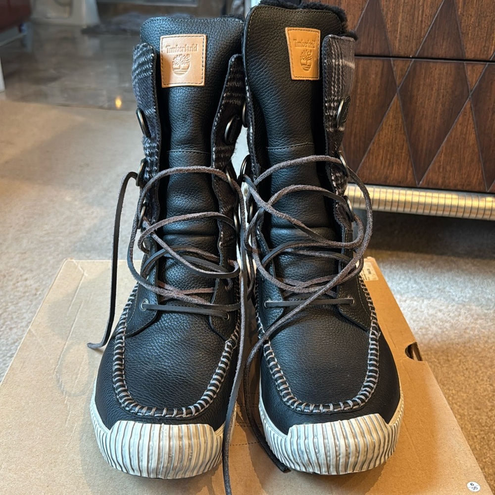 Size 14 Timberland Boots w/ fur